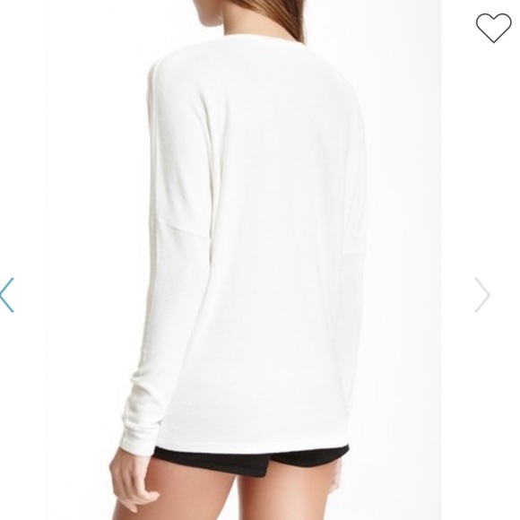 GO COUTURE GRAPHIC LOVE V NECK PULLOVER NWT - Picture 3 of 5